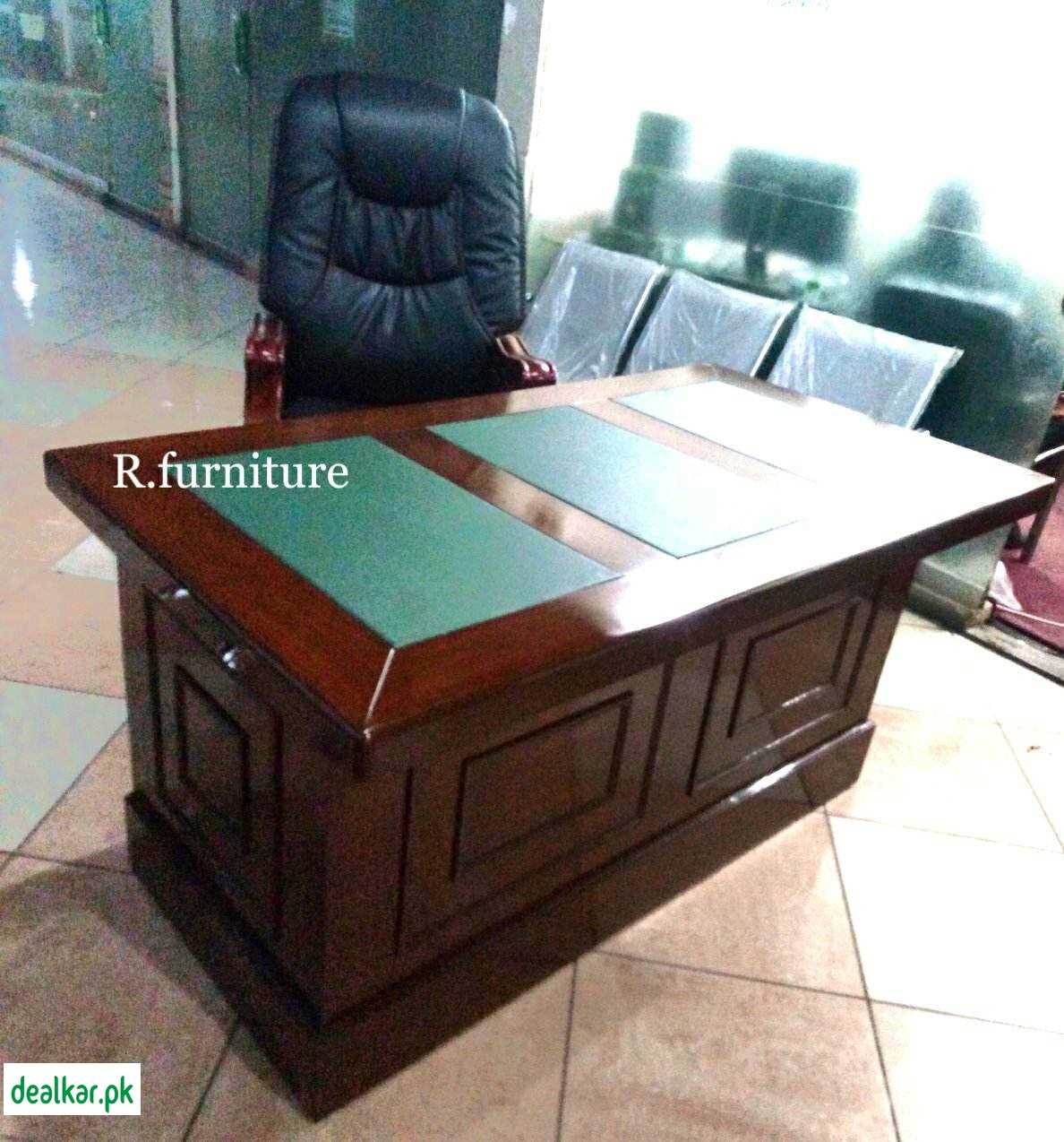 Executive office desk in Rawalpindi Islamabad Office Furniture