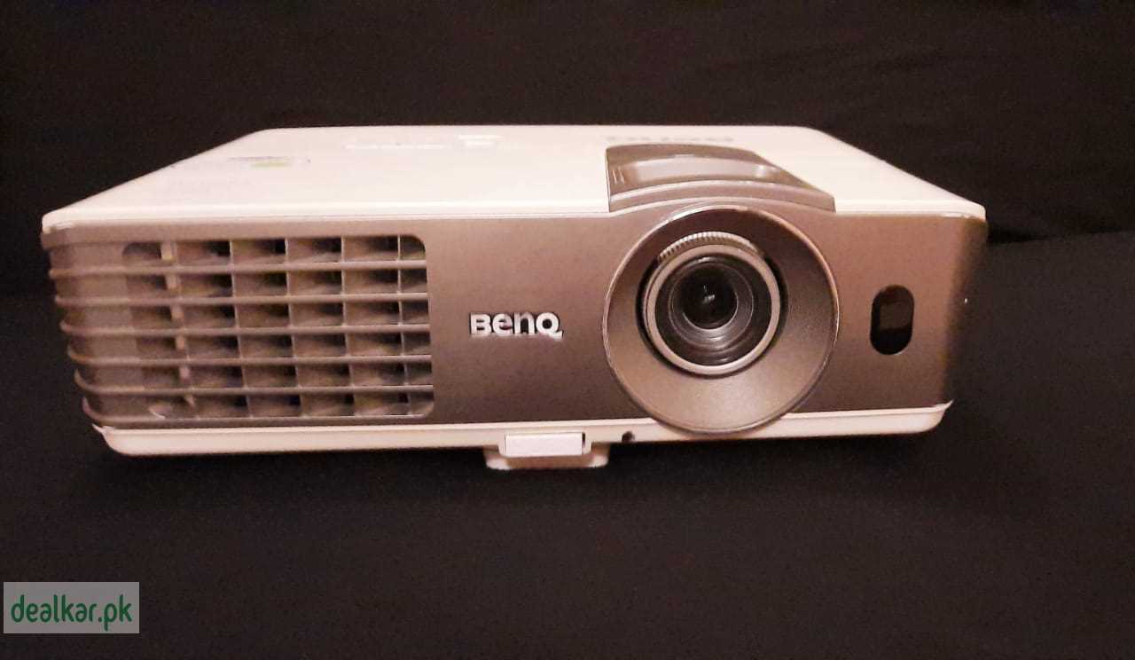 projectors in karachi